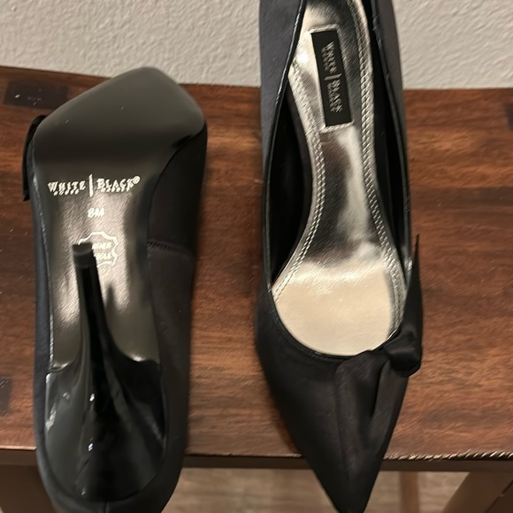White House black market Satin Dress Shoes - Picture 3 of 6